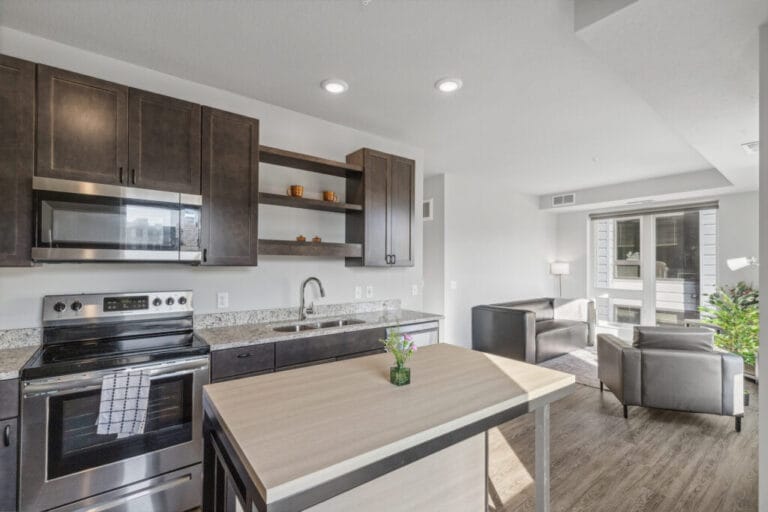 1–4 bed 1–2 bath apartment at 1307 4th St SE, photo 4
