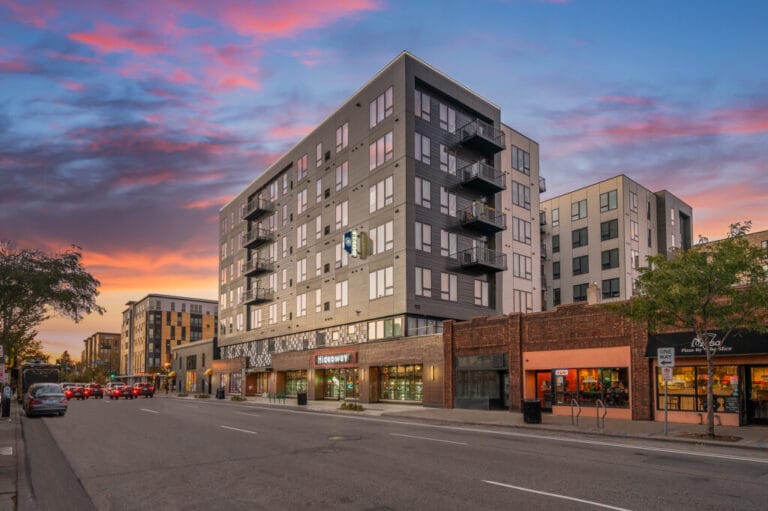 1–4 bed 1–2 bath apartment at 1307 4th St SE, photo 6