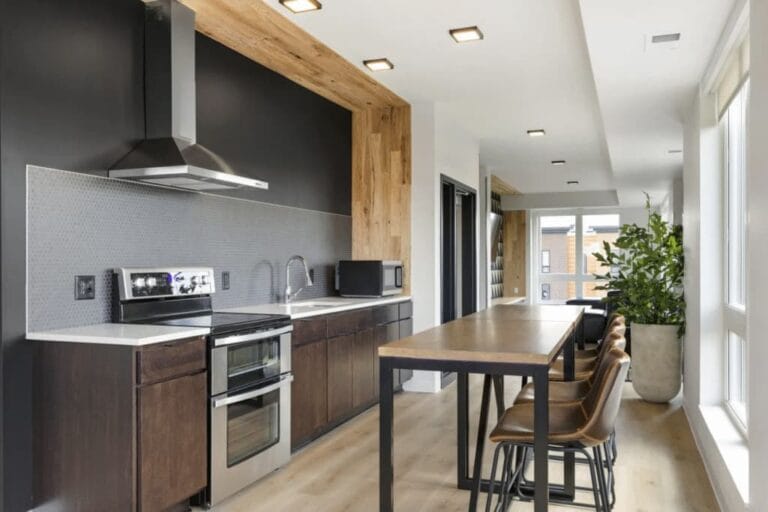 Studio 1 bath apartment at 1119 4th St SE, photo 2